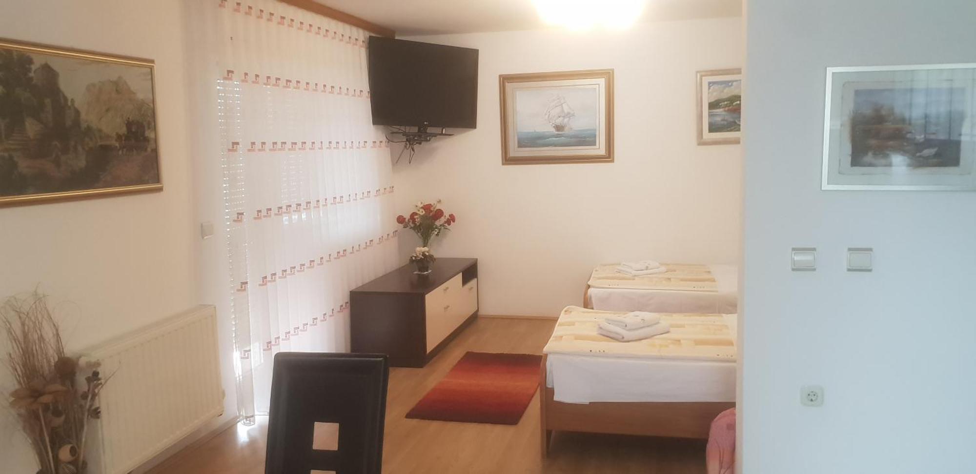 Apartments Mise Ogulin Exterior foto