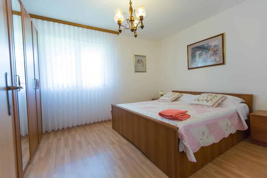 Apartments Mise Ogulin Exterior foto